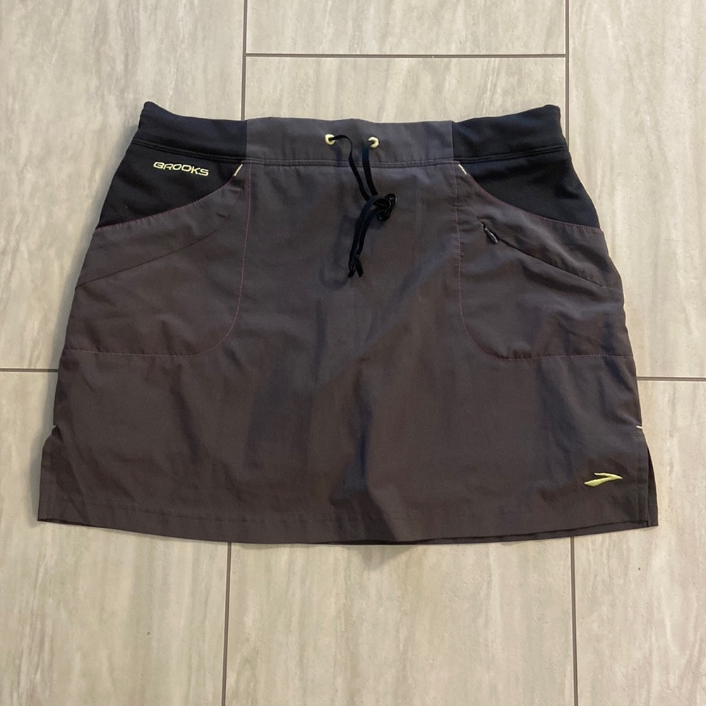 Brooks athletic Skort size small